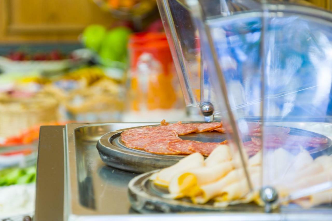 Eler Hotel Tirana Zewnętrze zdjęcie